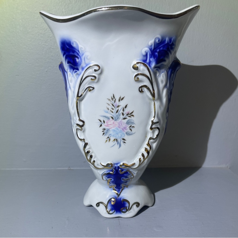Antique Romanian fine porcelain vase